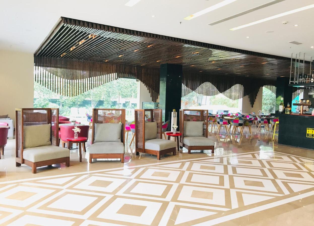 Golden Tulip City Centre Gurgaon Exterior foto
