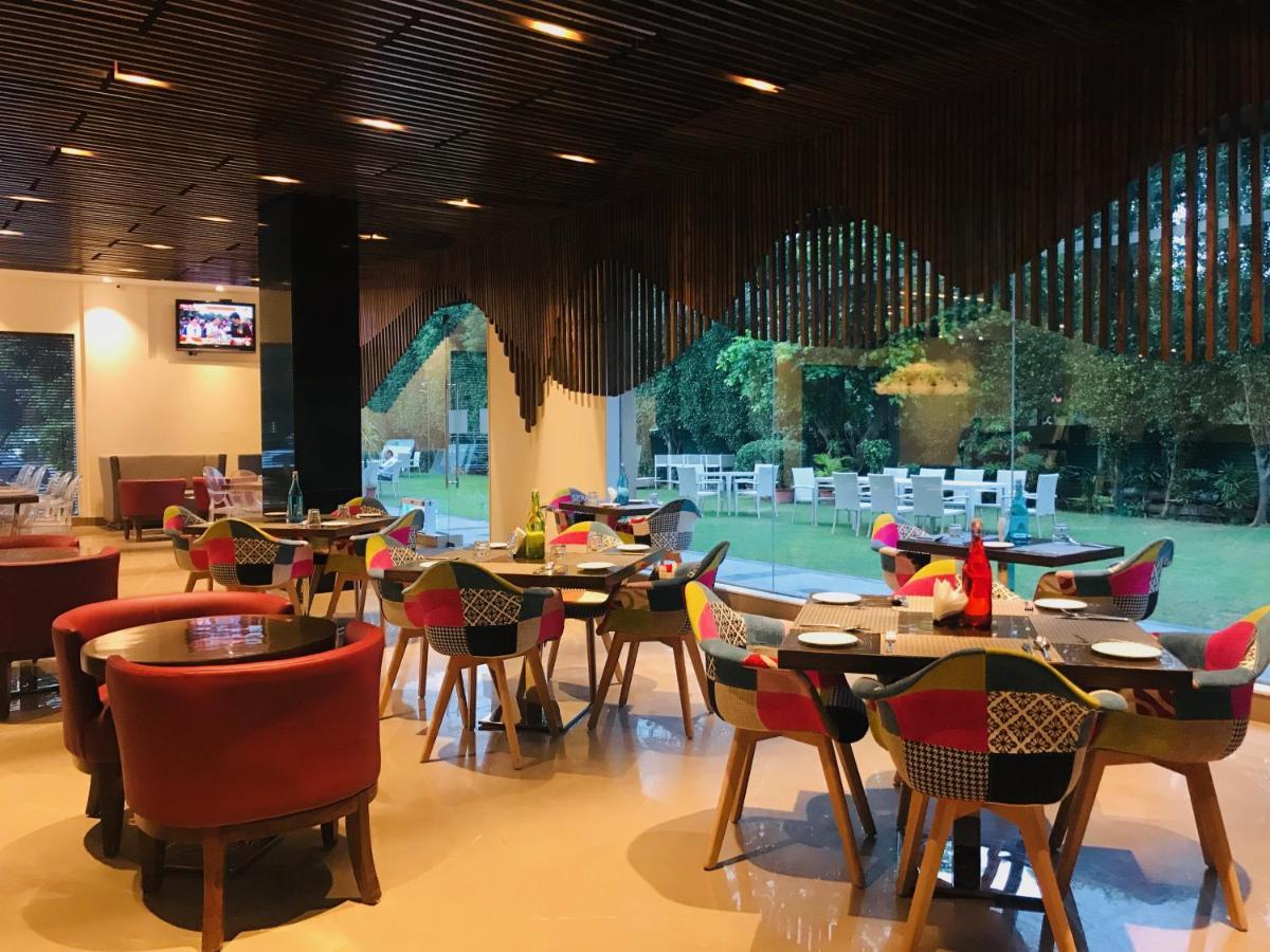 Golden Tulip City Centre Gurgaon Exterior foto